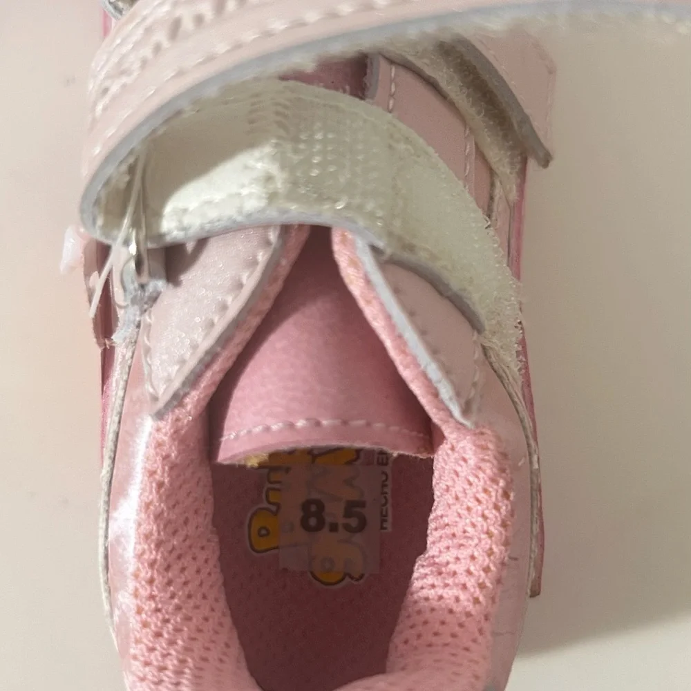 Bubble gum Pink light Sneakers Toddler girls size 8.5